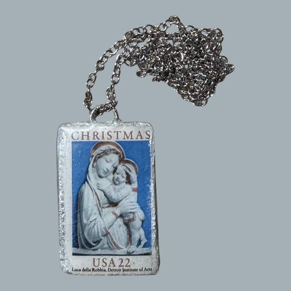 Handmade Christmas Pendant Necklace With USA 22 Stamp Design Decoupaged & Hand-P - Picture 5 of 10